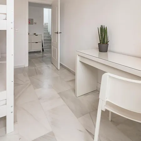 Lnm5.30 - Great Location With Private Roof Terrace * 마르베야