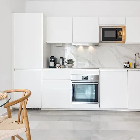 Lnm5.30 - Great Location With Private Roof Terrace 아파트