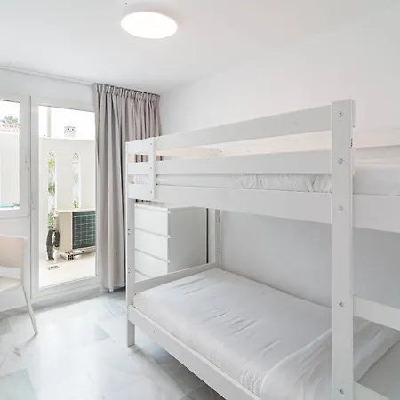 Lnm5.30 - Great Location With Private Roof Terrace