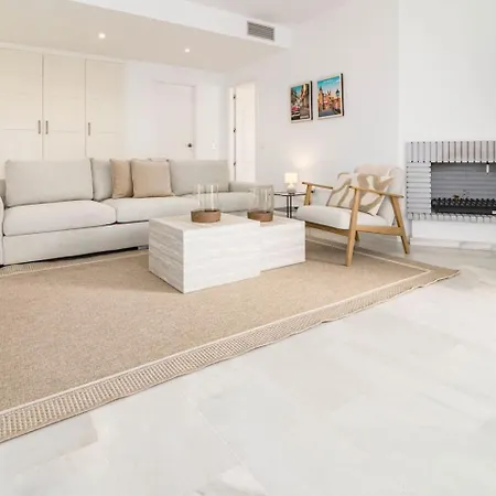 Lnm5.30 - Great Location With Private Roof Terrace Marbella