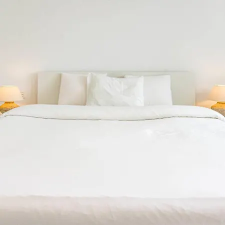 Lnm5.30 - Great Location With Private Roof Terrace