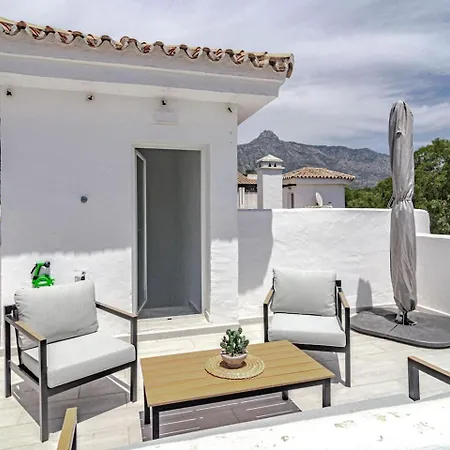 Lnm5.30 - Great Location With Private Roof Terrace *