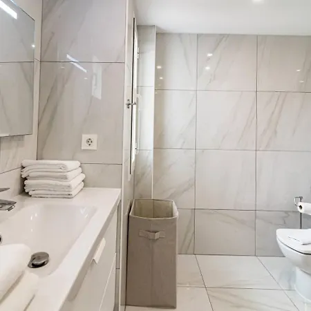 Lnm5.30 - Great Location With Private Roof Terrace Marbella