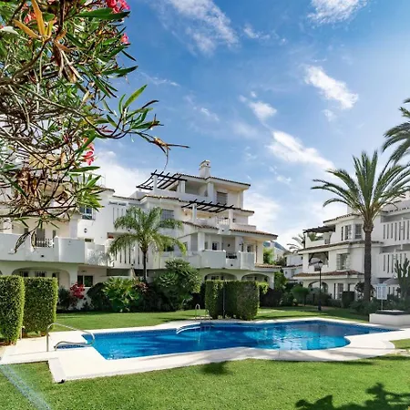 Lnm530 - Great Location With Private Roof Terrace