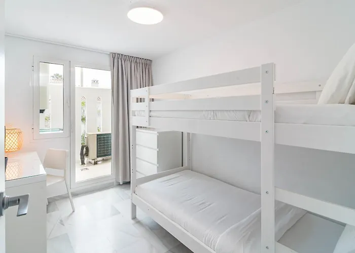 Lnm5.30 - Great Location With Private Roof Terrace