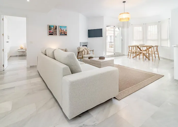 Lnm5.30 - Great Location With Private Roof Terrace