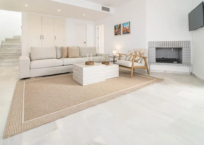 Lnm5.30 - Great Location With Private Roof Terrace Apartment *