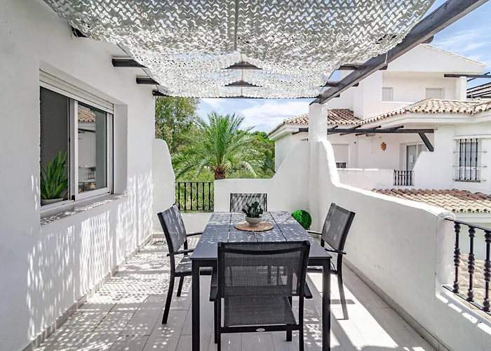 Lnm5.30 - Great Location With Private Roof Terrace Apartment *