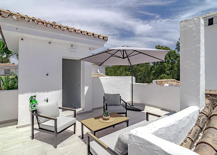 Lnm5.30 - Great Location With Private Roof Terrace *