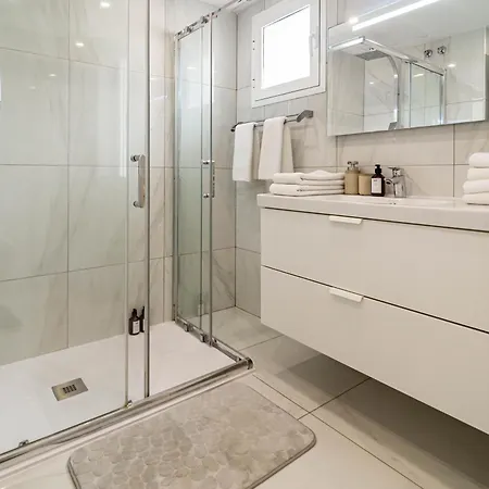 Lnm5.30 - Great Location With Private Roof Terrace Marbella