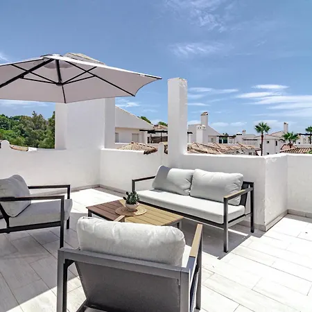 Lnm5.30 - Great Location With Private Roof Terrace Apartment *